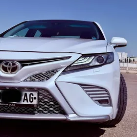 Toyota Camry 2018