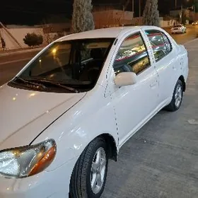 Toyota Echo 2000