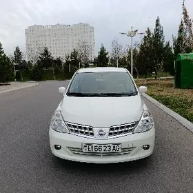 Nissan Tiida 2009