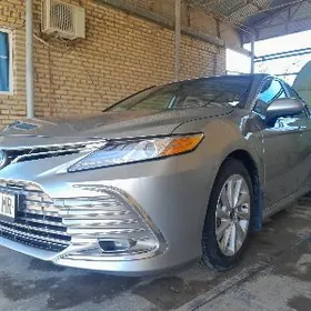 Toyota Camry 2024