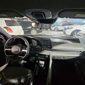 Hyundai Elantra 2021