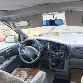 Toyota Sienna 1999