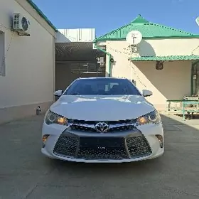 Toyota Camry 2017