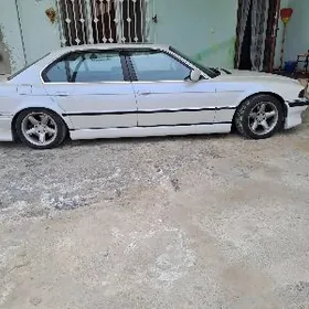 BMW 750 1998