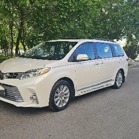 Toyota Sienna 2019
