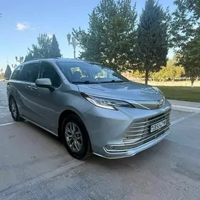 Toyota Sienna 2021
