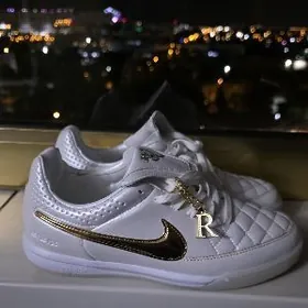 Футзалки Nike 39razmer