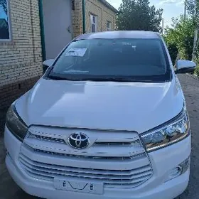 Toyota Innova 2021