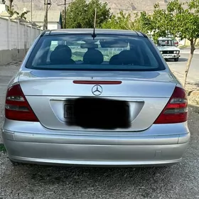 Mercedes-Benz E320 2002