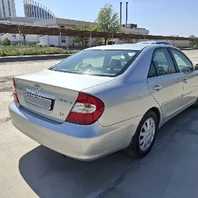 Toyota Camry 2004