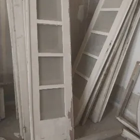 рамы,двери деревянные б/у