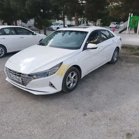 Hyundai Elantra 2022