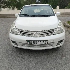 Nissan Versa 2012