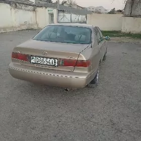 Toyota Camry 2001