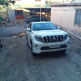 Toyota Land Cruiser Prado 2013