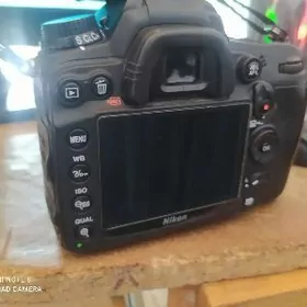 Nikon D7000