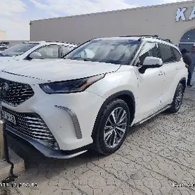 Toyota Highlander 2021