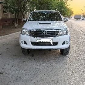 Toyota Hilux 2014