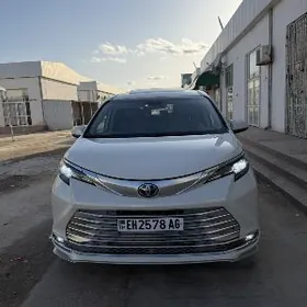 Toyota Sienna 2021