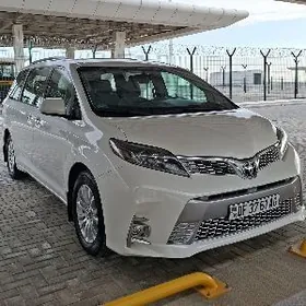 Toyota Sienna 2018