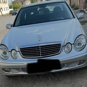Mercedes-Benz E320 2002