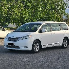 Toyota Sienna 2011