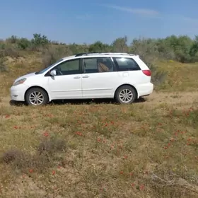 Toyota Sienna 2008