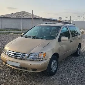 Toyota Sienna 1998