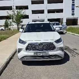 Toyota Highlander 2020