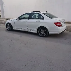 Mercedes-Benz C300 2011