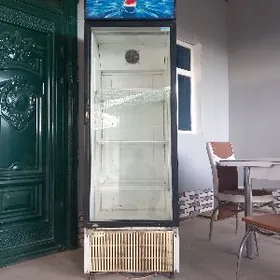 Витрина холодильник