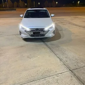 Hyundai Elantra 2020