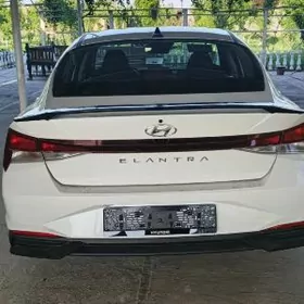 Hyundai Elantra 2021