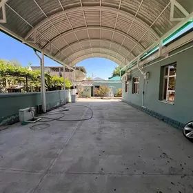 Плановый дом 30 мкр.