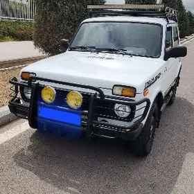 Lada Niva 2015