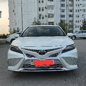 Toyota Camry 2021
