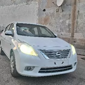 Nissan Versa 2013