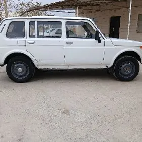 Lada Niva 2000