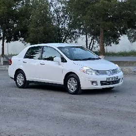 Nissan Versa 2011