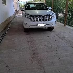 Toyota Land Cruiser Prado 2015