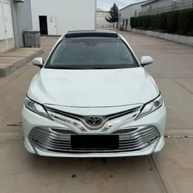 Toyota Camry 2018