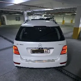 Mercedes-Benz ML500 2011
