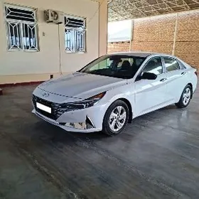 Hyundai Elantra 2022