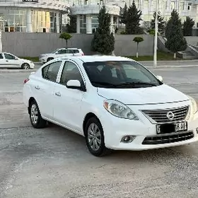 Nissan Versa 2014