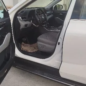 Toyota Highlander 2021