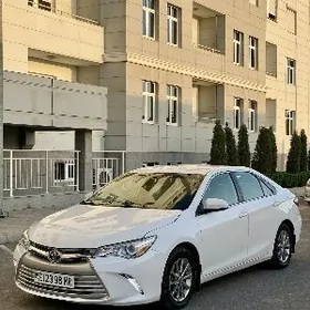 Toyota Camry 2017
