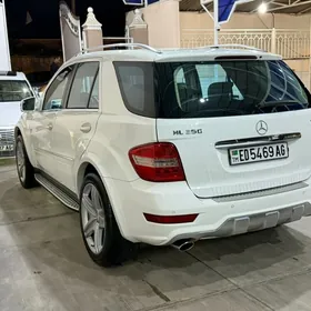 Mercedes-Benz ML350 2011