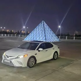 Toyota Camry 2018