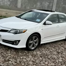 Toyota Camry 2014