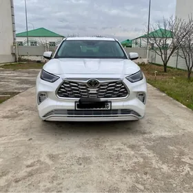 Toyota Highlander 2021
